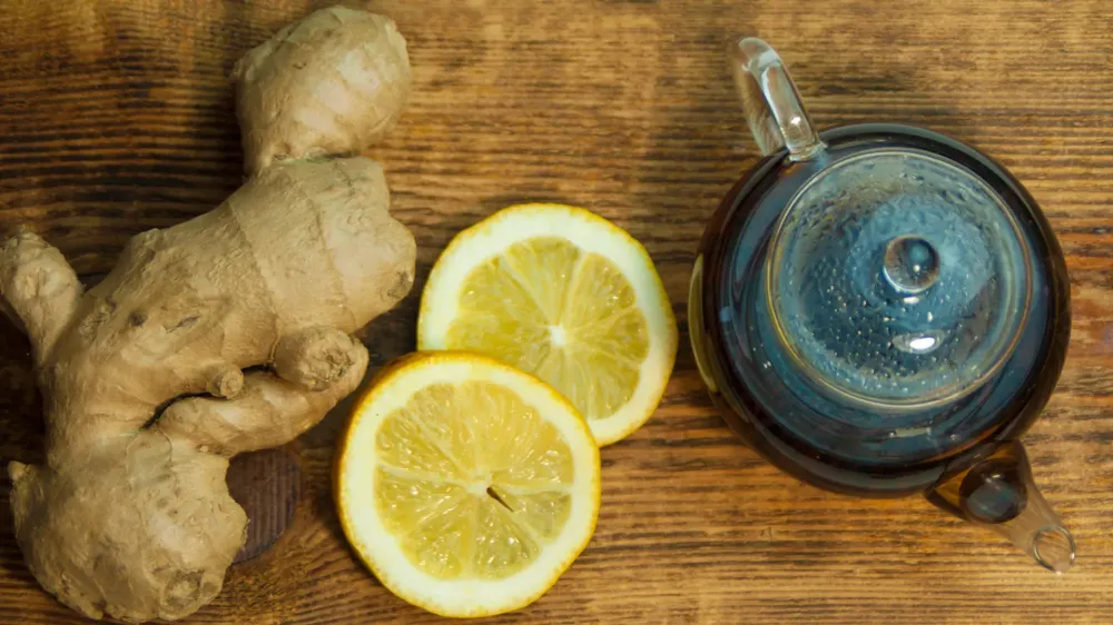 ginger lemon slices and teapot.